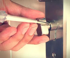 Community Locksmith Store East Elmhurst, NY 718-673-6782 - lock-locksmiths